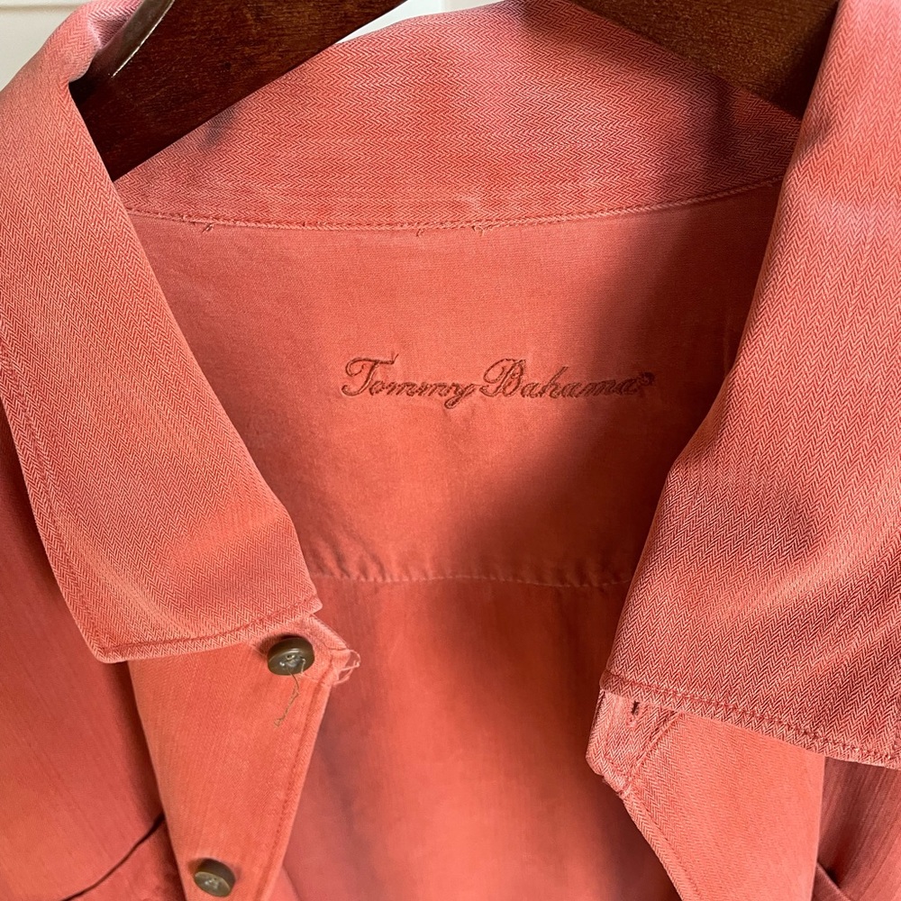 Men’s Tommy Bahama silk shirt